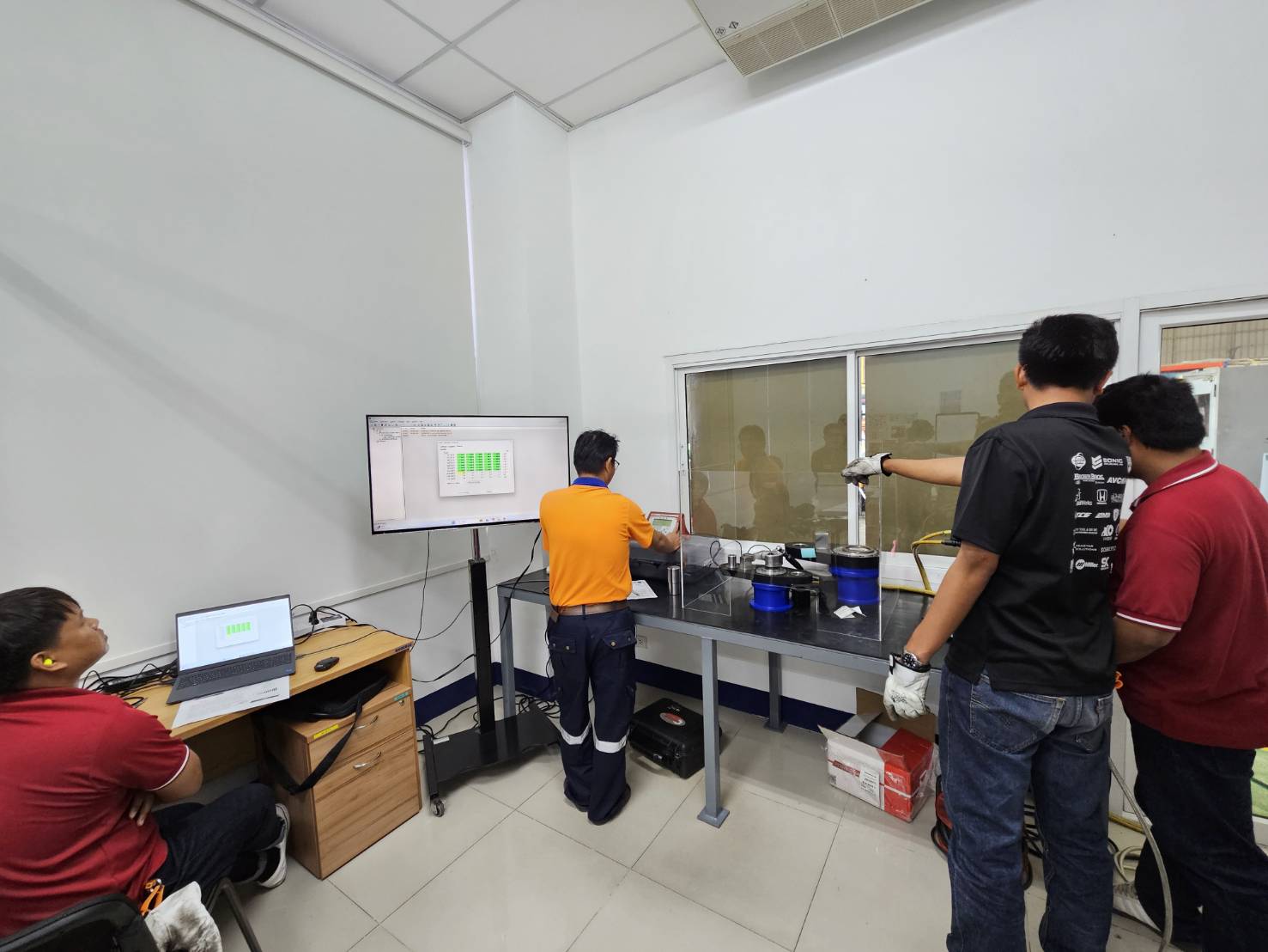 Why is it necessary to calibrate hydraulic torque